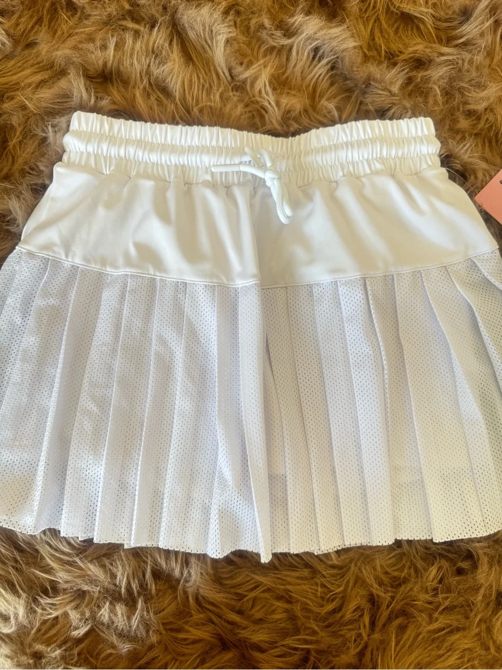 Sporty mini skirt white pleated drawstring tennis skort
